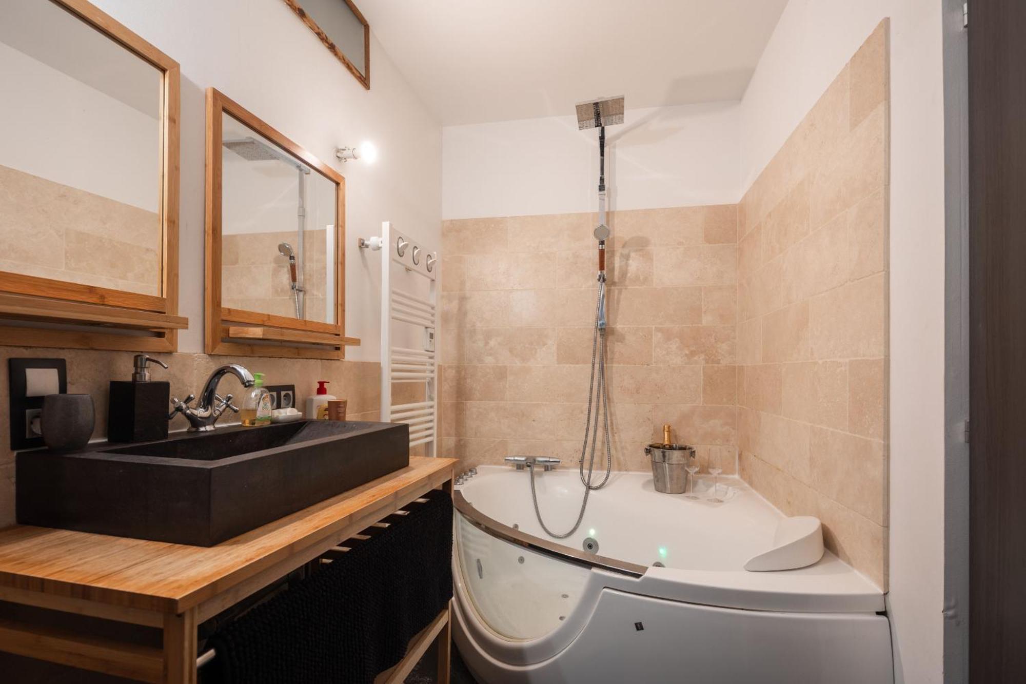 Appartement Spacieux Au Coeur D'Angers Etage 1 - 6 Personnes Exterior photo