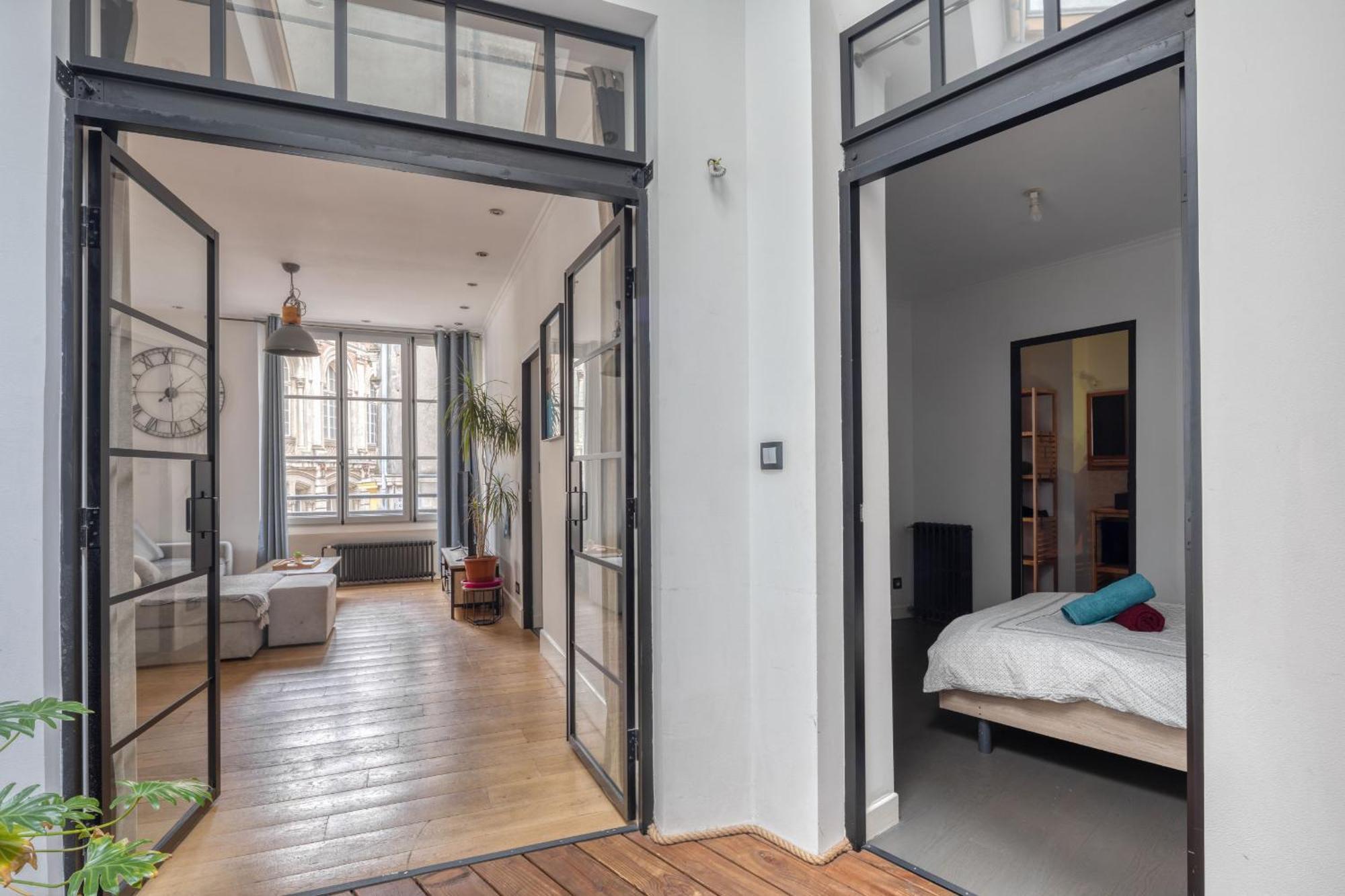 Appartement Spacieux Au Coeur D'Angers Etage 1 - 6 Personnes Exterior photo